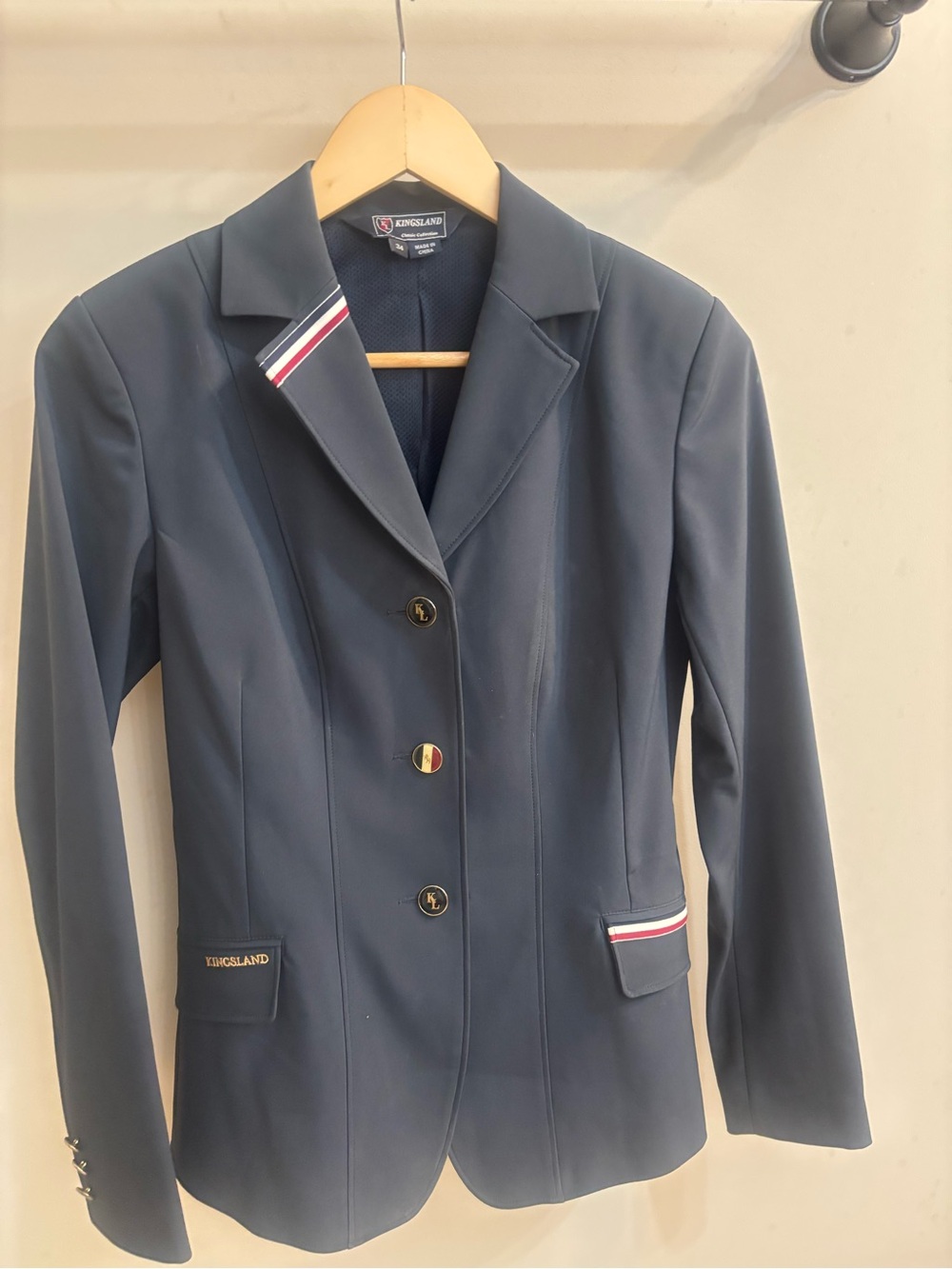 Kingsland Show Jacket, size 32. Navy